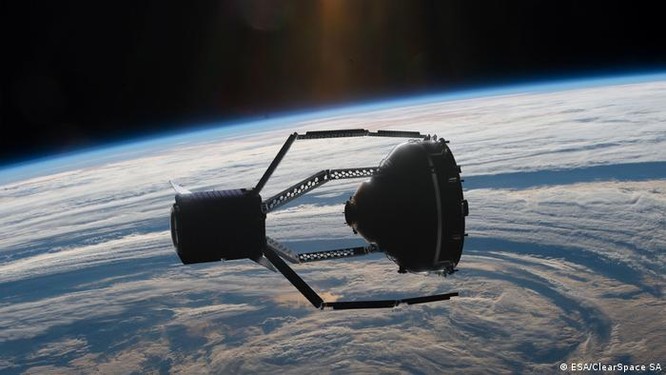Tranh cãi về vệ tinh Shijian-21 của Trung Quốc “bắt vệ tinh” trong không gian ảnh 2