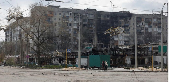 Chiến sự diễn ra ác liệt ở Donbass, ông Zelensky lần đầu tiên thị sát mặt trận ở Kharkov ảnh 2