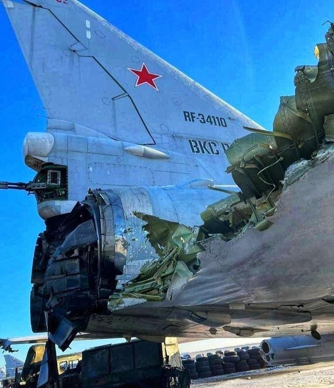 Ukraine sử dụng máy bay phản lực không người lái Tu-141 tập kích hai sân bay Nga hôm 5/12? ảnh 3