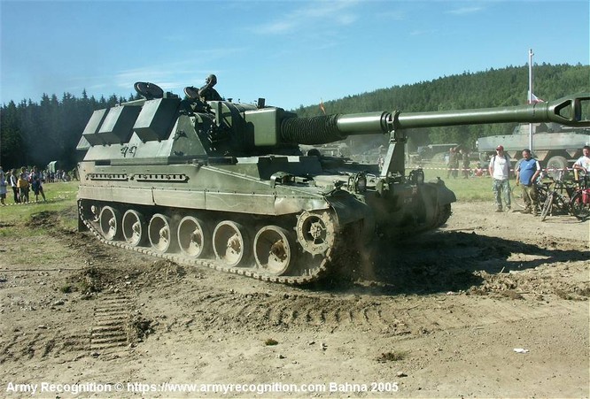 Ngoài 14 xe tăng Challenger 2, Anh sẽ cung cấp cho Ukraine 30 pháo tự hành AS90 155mm ảnh 1