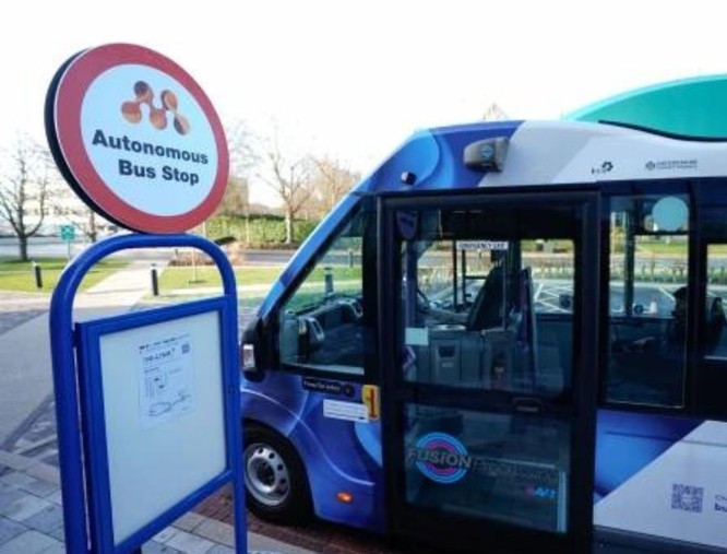 Anh ra mắt dịch vụ xe buýt điện tự lái đầu tiên tại khu công nghệ và kinh doanh ở Oxfordshire ảnh 3
