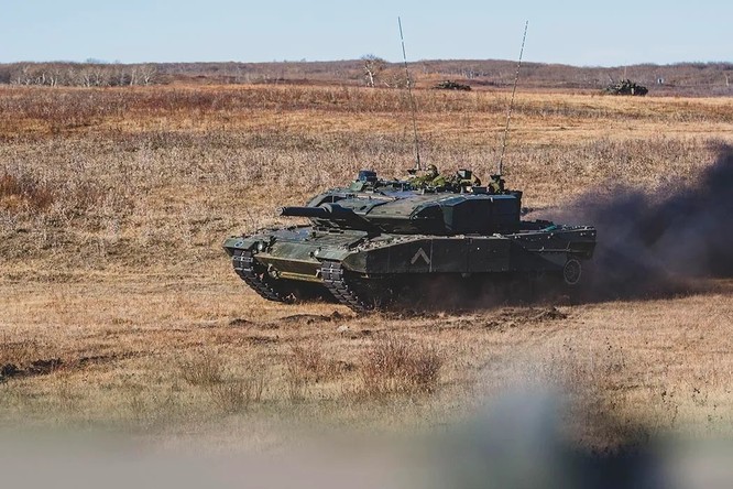 Canada viện trợ cho Ukraine 4 xe tăng chủ lực Leopard 2 ảnh 1