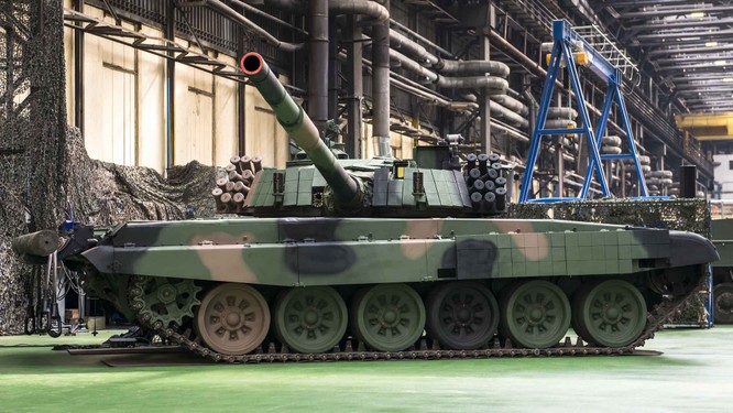 Ba Lan tiếp tục gửi hàng chục xe tăng, bao gồm cả Leopard, cho quân đội Ukraine ảnh 3