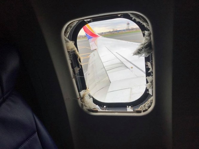 Gặp gỡ nữ anh hùng cứu sống 143 hành khách trên chiếc máy bay nổ động cơ của Southwest Airlines ảnh 1