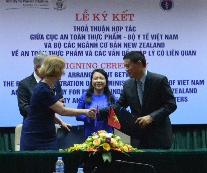 Việt Nam - New Zealand ký thỏa thuận hợp tác về An toàn thực phẩm ảnh 1