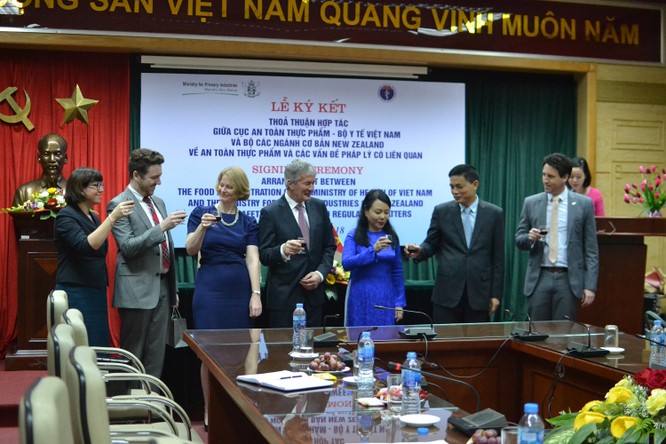 Việt Nam - New Zealand ký thỏa thuận hợp tác về An toàn thực phẩm ảnh 2