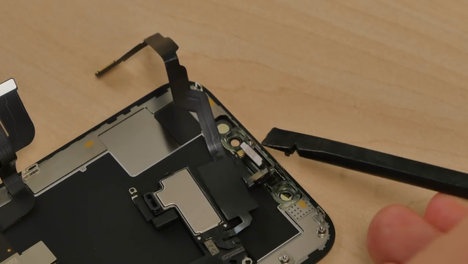 “Nội soi” iPhone Xs: Pin liền chữ L, kết cấu chắc chắn nhưng cực khó sửa chữa ảnh 2