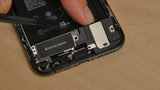 “Nội soi” iPhone Xs: Pin liền chữ L, kết cấu chắc chắn nhưng cực khó sửa chữa ảnh 3