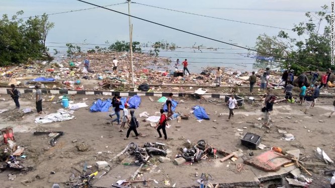 Đã có 384 người thiệt mạng, hàng trăm người bị thương sau động đất và sóng thần tại Indonesia ảnh 3