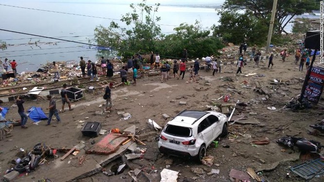 Đã có 384 người thiệt mạng, hàng trăm người bị thương sau động đất và sóng thần tại Indonesia ảnh 4