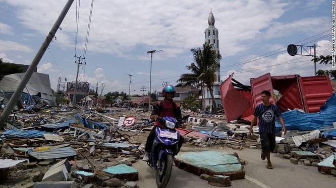 Đã có 384 người thiệt mạng, hàng trăm người bị thương sau động đất và sóng thần tại Indonesia ảnh 6