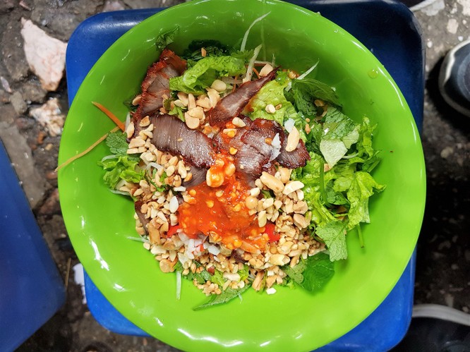 “Càn quét” ngõ Đồng Xuân - Khu ẩm thực giá rẻ ngon nức tiếng Hà thành ảnh 2