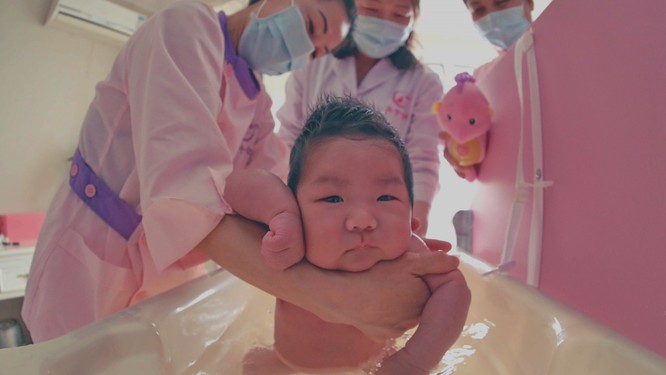 Tranh cãi kịch liệt xung quanh cặp song sinh chỉnh sửa gene ở Trung Quốc ảnh 2