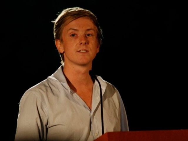 Chris Hughes, nhà đồng sáng lập đòi xẻ nhỏ Facebook là ai? ảnh 9