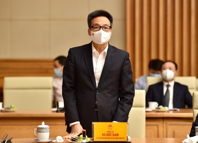 Thủ tướng Chính phủ gặp mặt, biểu dương đại diện lực lượng y tế tuyến đầu chống dịch ảnh 7