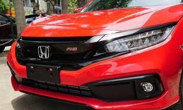 Honda Civic RS 2019 - sedan thể thao lăn bánh hơn 1 tỷ ảnh 2