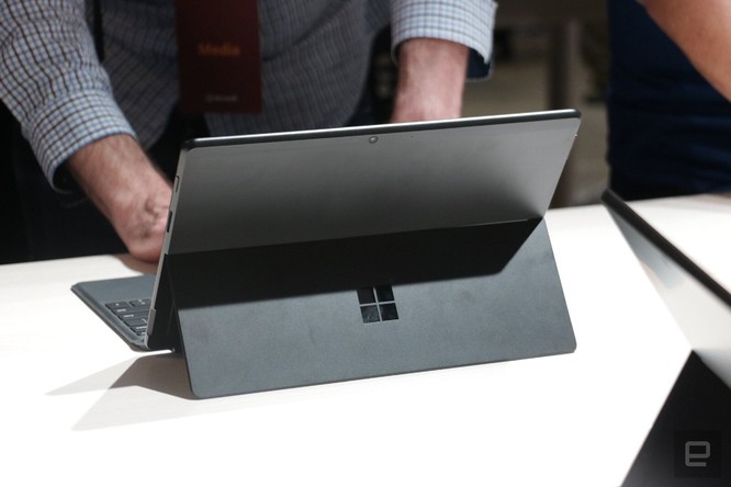Surface Pro X: chiếc Surface đẹp nhất Microsoft từng tạo ra, giá từ 999 USD ảnh 6