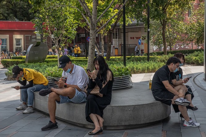 Người Trung Quốc đã quá quen với các công cụ tìm kiếm, mạng xã hội và app mua sắm do Trung Quốc phát triển. Ảnh: Shutterstock.