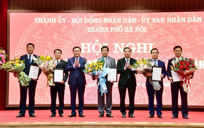 Công bố quyết định phê chuẩn 5 Phó Chủ tịch UBND thành phố Hà Nội ảnh 2