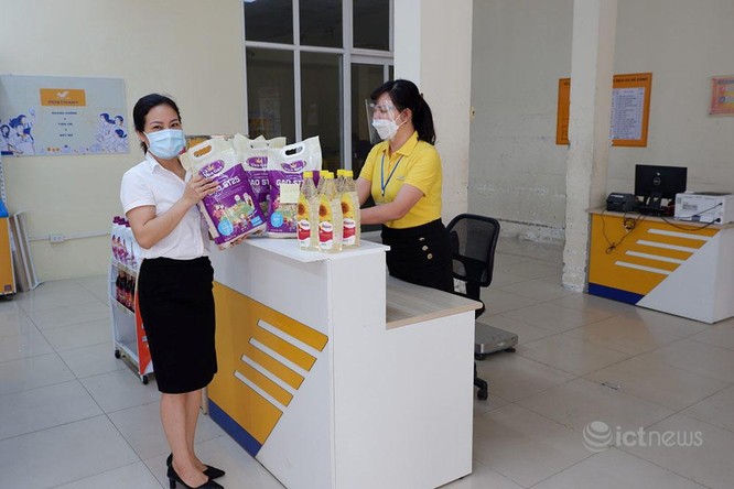 Bưu chính vẫn đảm bảo cung ứng thực phẩm, hàng hóa dịp Quốc khánh 2/9 ảnh 1