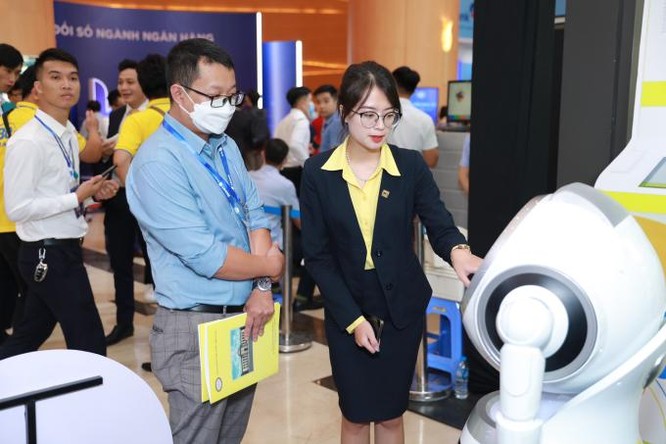 Nam A Bank giới thiệu dịch vụ công nghệ cao tại sự kiện ngành ngân hàng ảnh 2