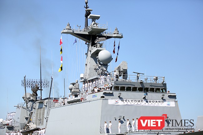 Hệ thống radar và thiết bị điện tử quân sự tối tân