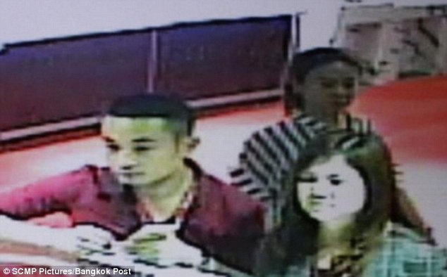 Cặp đôi Trung Quốc đánh cắp kim cương đã bị nhận dạng thông qua camera giám sát