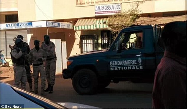 Khủng bố tại khách sạn Mali, hai tay súng đã chết ảnh 9