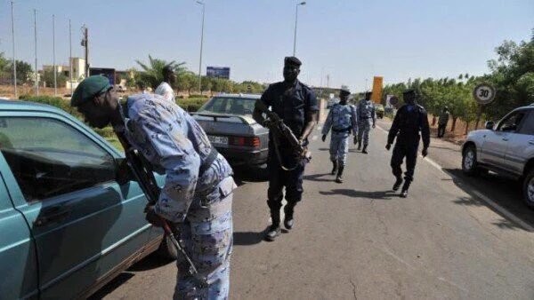 Khủng bố tại khách sạn Mali, hai tay súng đã chết ảnh 5