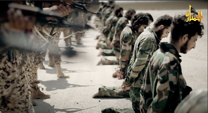 Rùng rợn cảnh phiến quân al Qaeda hành quyết binh sĩ Syria ảnh 4