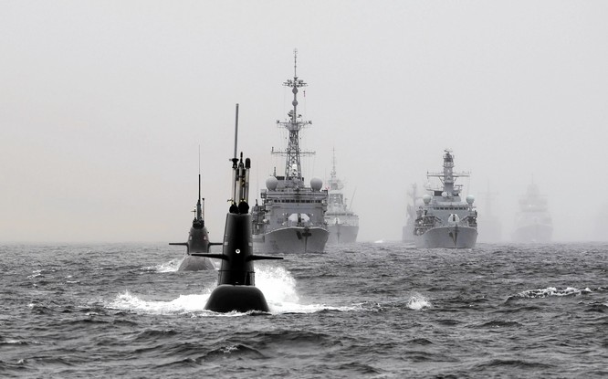Hải quân NATO tập trận trên biển