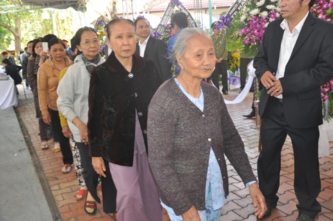 Hàng nghìn người tiễn đưa ông Nguyễn Bá Thanh lần cuối ảnh 9