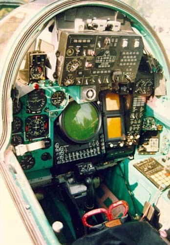 Khám phá bí mật siêu tiêm kích thống trị bầu trời MiG-31 ảnh 12