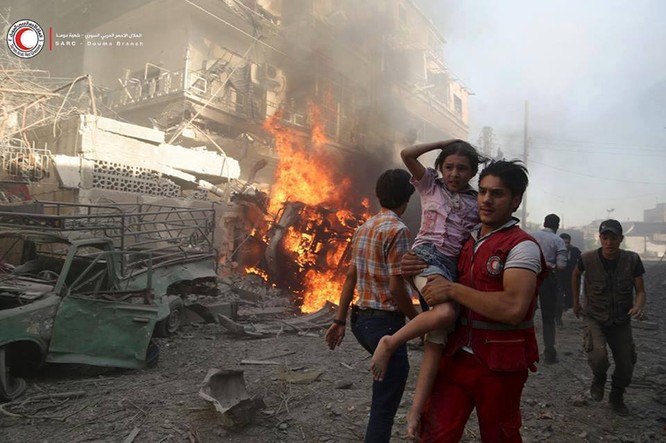 Chùm ảnh thảm họa nhân đạo trẻ em ở địa ngục Syria ảnh 43