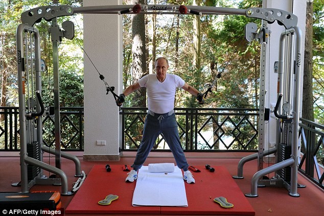 Tổng thống Putin xài hàng hiệu, sở hữu bộ sưu tập đồng hồ 500.000 USD ảnh 1