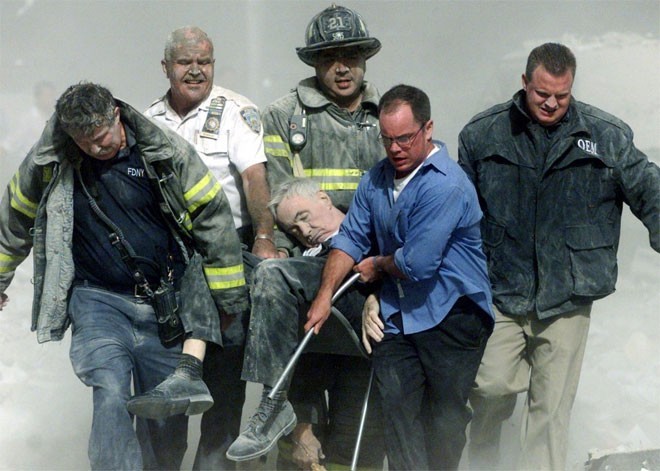 Những hình ảnh khiến người Mỹ không quên vụ 11/9 ảnh 9