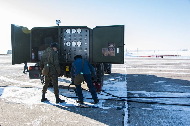 “Thú mỏ vịt” Su-34 Nga huấn luyện chiến đấu trong băng giá ảnh 13