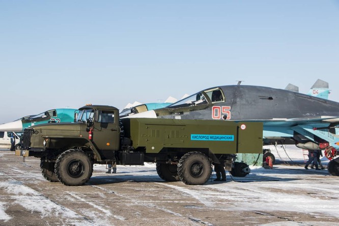 “Thú mỏ vịt” Su-34 Nga huấn luyện chiến đấu trong băng giá ảnh 20