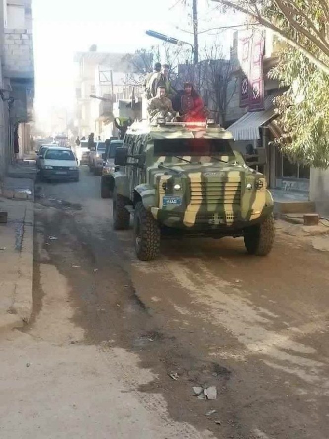 IS đánh lui dân quân người Kurd ở "thủ đô" Raqqa ảnh 2