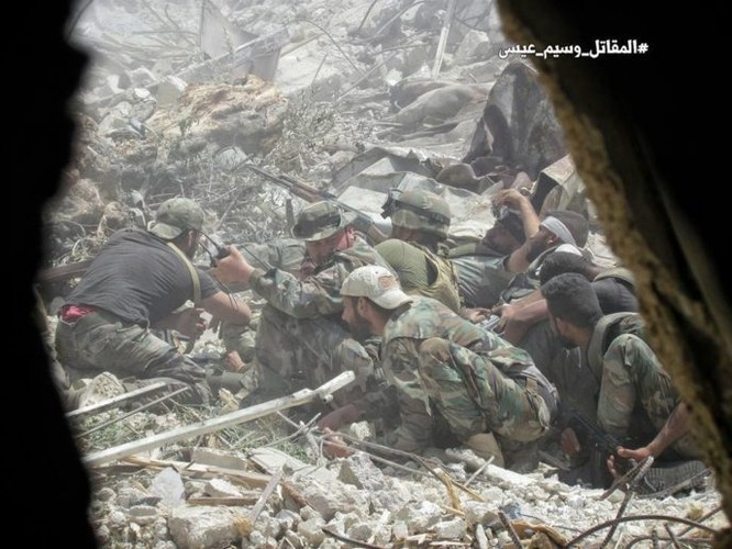 Quân đội Syria tấn công dữ dội phe thánh chiến cố thủ đông Damascus ảnh 6