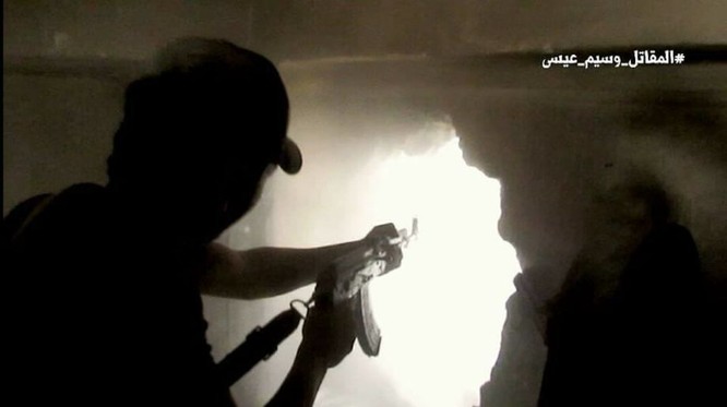 Quân đội Syria chọc thủng tuyến phòng ngự phiến quân ngoại vi Damascus ảnh 7