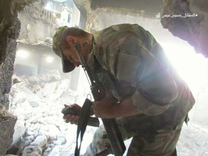 Quân đội Syria chọc thủng tuyến phòng ngự phiến quân ngoại vi Damascus ảnh 13