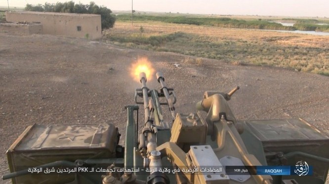 IS đánh bom tự sát và bắn tỉa, người Kurd thiệt hại nặng (video - ảnh) ảnh 5