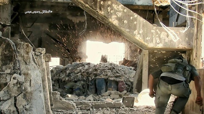 Quân đội Syria tràn vào tấn công hủy diệt phiến quân đông Damascus ảnh 3