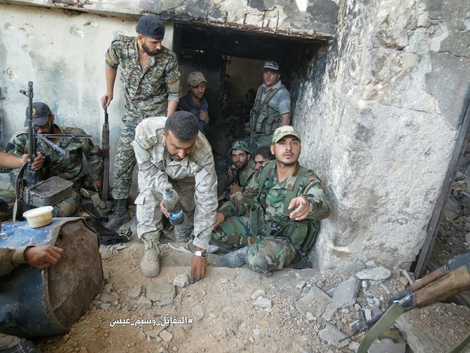 Quân đội Syria tấn công dữ dội cứ địa thánh chiến ngoại ô Damascus (video) ảnh 14