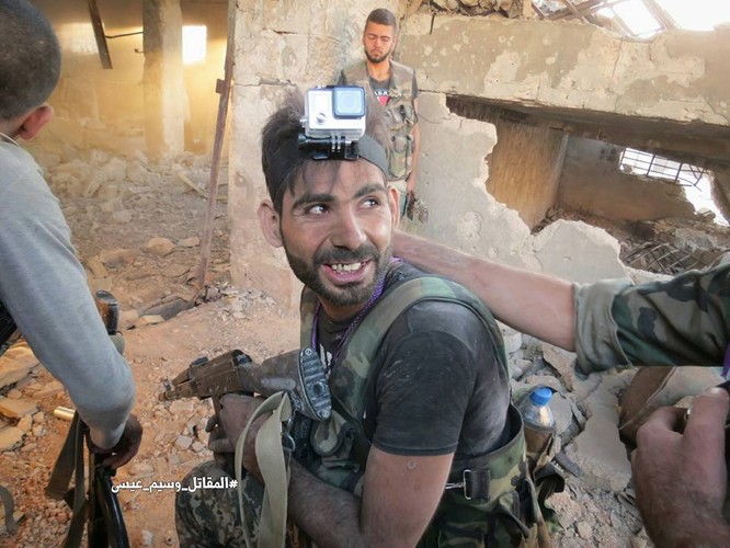 Quân đội Syria tấn công dữ dội cứ địa thánh chiến ngoại ô Damascus (video) ảnh 16