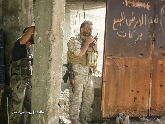 Quân đội Syria tấn công dữ dội cứ địa thánh chiến ngoại ô Damascus (video) ảnh 23
