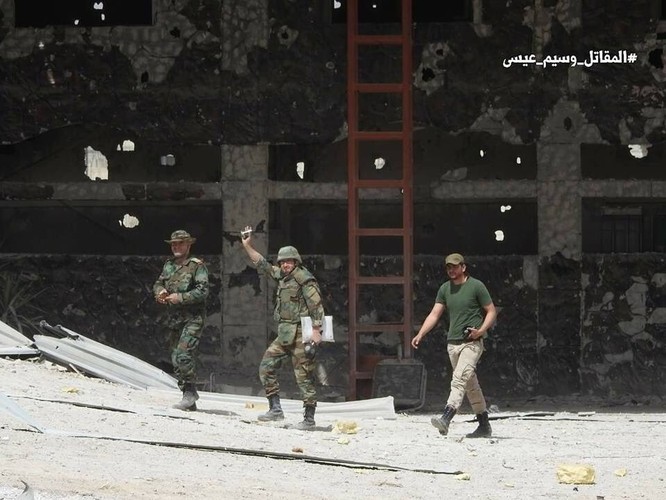 Quân đội Syria tung đòn vào “pháo đài” thánh chiến Đông Ghouta, chiếm xưởng chế tạo xe bom cảm tử ảnh 4