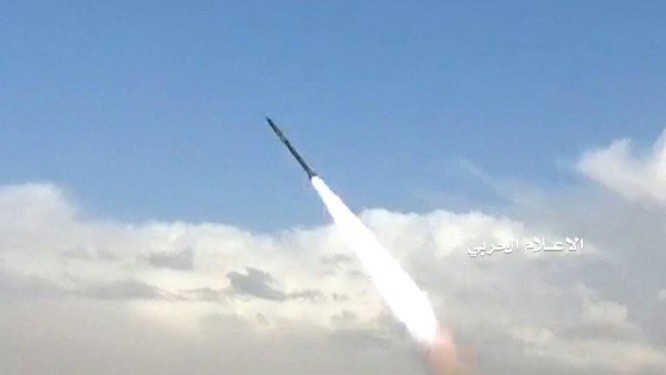 Phiến quân Houthi phóng tên lửa đạn đạo tấn công Bộ quốc phòng Ả rập Xê út ảnh 5