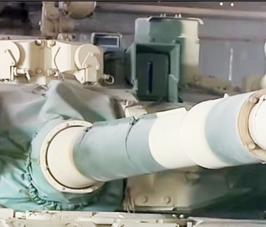 Tăng Abram Mỹ bị “nướng” quá nhiều, Iraq lập tức mua T-90S Nga ảnh 4